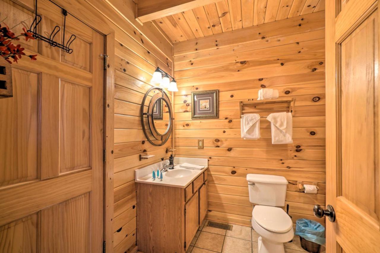 Inviting Sevierville Cabin With Deck And Hot Tub! Exterior foto